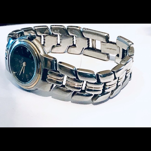 Beautiful Fendi 5ATM with serial number authentic - Picture 15 of 16